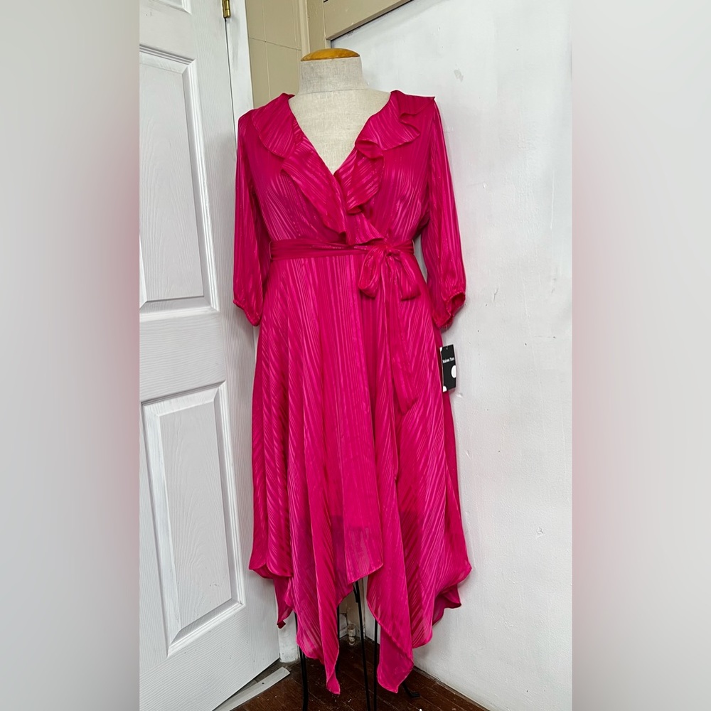Maison Tara Faux Wrap Dress For Women Plus 16W NWT Ruffled Neckline Fuchsia
